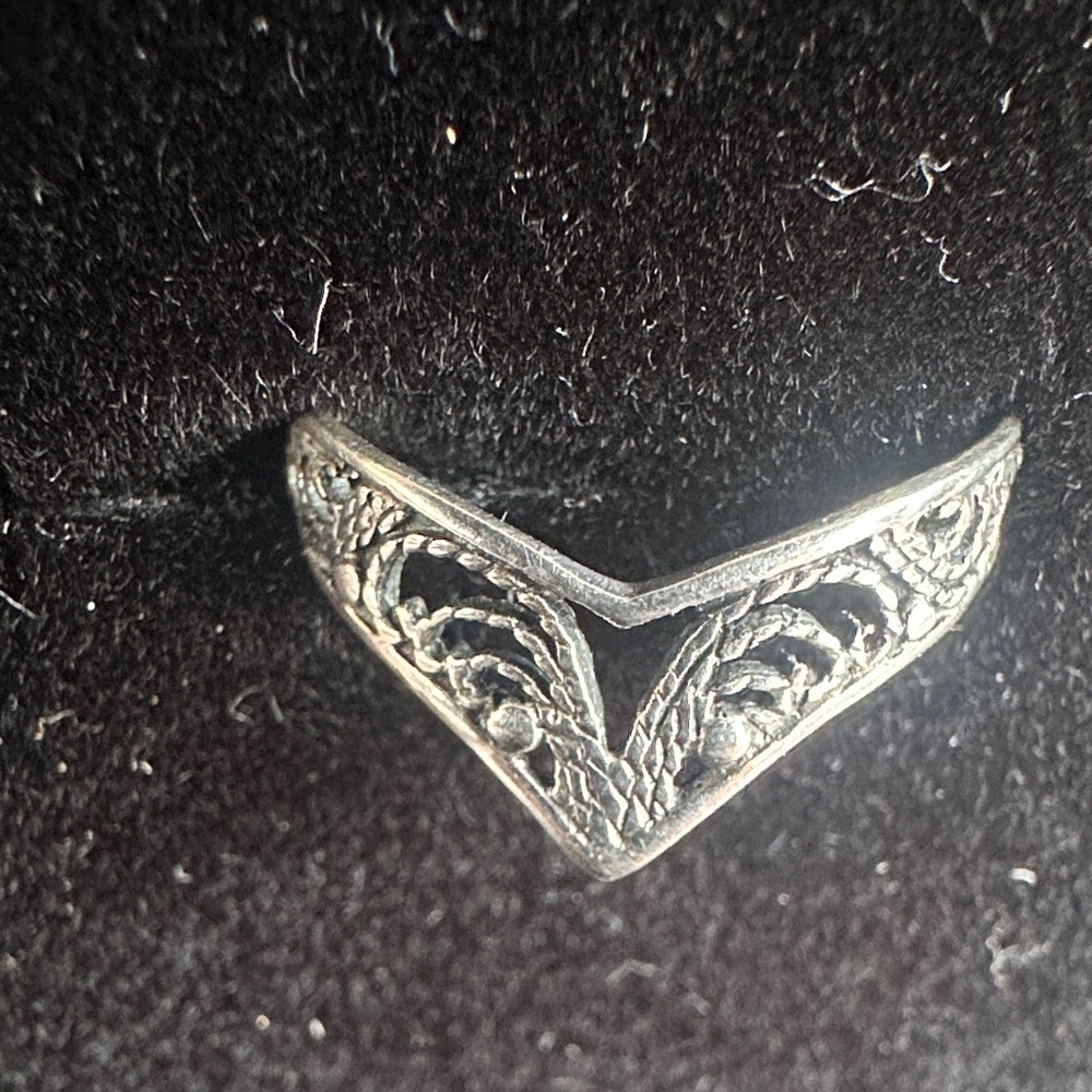 Elegant Silver Chevron Ring